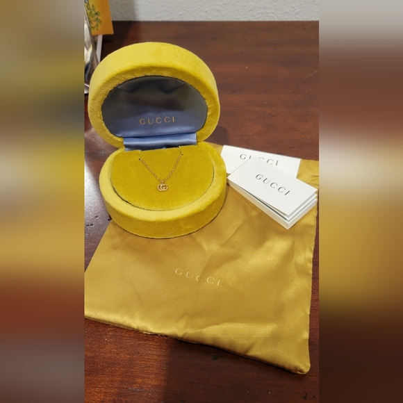 Gucci Running G 18k Gold Necklace with Topaz - Picture 2 of 9